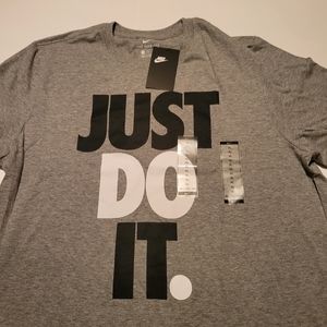 Nike Men's Just Do It Graphic T-Shirt Grey